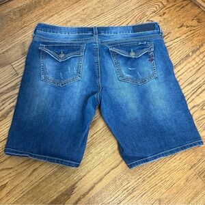 Seven7 | Medium Washed Faded Bermuda Denim Shorts Size 14